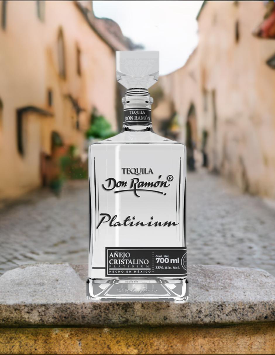 Tequila Platinum tipo Añejo cristalino 700 ml